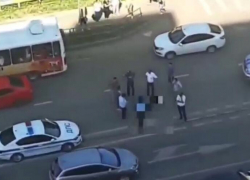 В Краснодаре водитель иномарки сбил на пешеходном переходе подростка