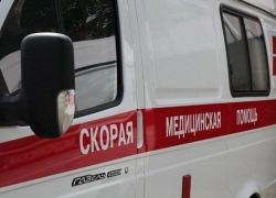 В Краснодаре мужчина столкнул 23-летнюю девушку с балкона