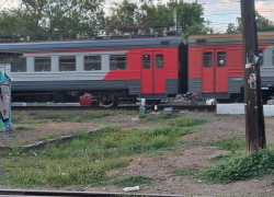 Родственников погибшего под поездом мужчины в Краснодаре ищет полиция 