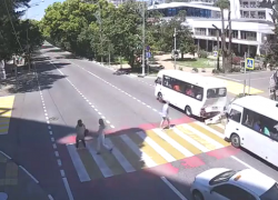 Появилось видео столкновения автобусов с 12 пострадавшими в Сочи