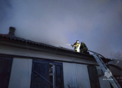 В центре Краснодара загорелся частный дом 