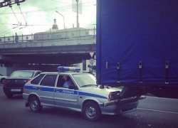 В Краснодаре полицейские во время погони врезались в фуру