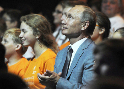 Дмитрий Песков заявил, что приезд Путина в Сочи не связан с предвыборной программой