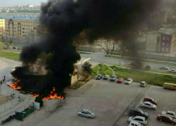 В Новороссийске вспыхнула автозаправка: небо заволокло черным дымом