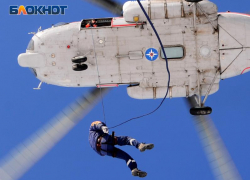 В Сочи воздушный шар с детьми застрял на горе 