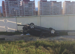 В Сочи водитель автомобиля "не рассчитал силы" и перевернулся