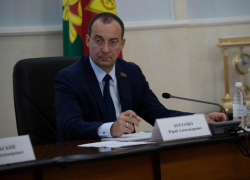 Спикер ЗС Кубани Юрий Бурлачко совместно с депутатами подвели итоги исполнения госпрограмм в регионе