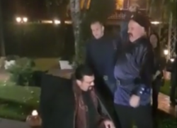  Казаки отхлестали нагайкой Стивена Сигала в Краснодаре 