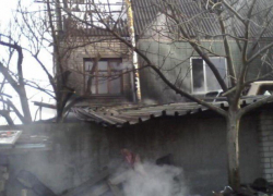В Новороссийске загорелся частный дом