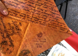 Конверты, прошедшие военную цензуру, и другие экспонаты Великой Отечественной под открытым небом выставили в Краснодаре