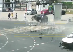  Забор чуть не убил пешеходов после ДТП в Краснодаре 