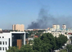 В Краснодаре загорелся склад с покрышками