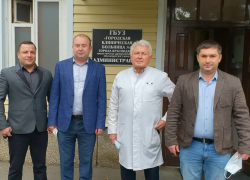 Краснодарские справедливороссы поддержали врачей в период нерабочих дней