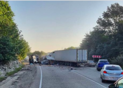 Водитель Газели скончался после ДТП с фурой под Новороссийском 