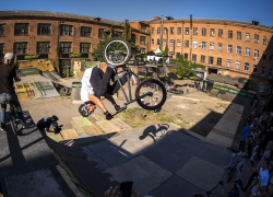 BMX на заводе «ЗИП» - в Краснодаре завершились необычные состязания трюкачей с велосипедом