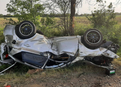 В Краснодарском крае два человека погибли в перевернувшейся иномарке