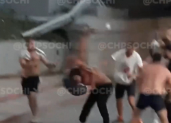 Массовая драка туристов в Хосте попала на видео