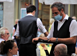 Число смертей от коронавируса на Кубани снизилось на треть