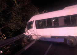 В Сочи в ДТП с автобусом погибли два человека и пять пострадали