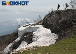 «Влюбилась в невысокие горы и водопады»: россиянка рассказала, чем ее удивил зимний отдых в Адыгее 