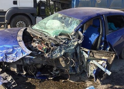  Женщина за рулем иномарки устроила массовую аварию с автобусом под Краснодаром 