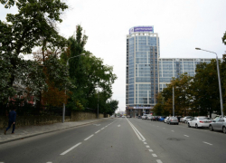 В Краснодаре неизвестные избили парня до полусмерти