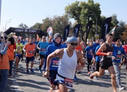 В атлетов кидались камнями, а машины ехали "в наглую" - итог проведения массового забега в Краснодаре