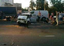   В Краснодаре водитель «семерки» устроил страшную аварию с «Фордом»