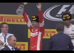 Путин лично наградил победителя «Формулы-1» в Сочи