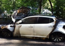 Краснодарские вандалы сожгли автомобиль Kia Optima