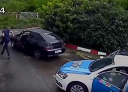 В результате погони полицейские задержали пьяного угонщика