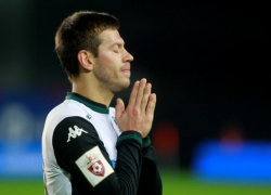  Еще один английский клуб решил купить нападающего «Краснодара» Смолова 