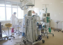  Врачи в Краснодаре удалили мужчине зоб огромных размеров 