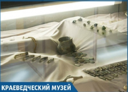 Археологические предметы, незаконно добытые в Краснодарском крае, передали в музей имени Фелицына