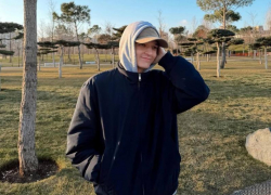 «Это вам не 12 часов на поезде»: известный певец Akmal восхищен аэропортом и весной в Краснодаре 