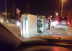В Краснодаре «десятка» перевернула машину с полицейскими