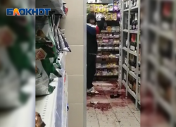 В Краснодарском крае мужчина зашел в магазин и стал бить бутылки с шампанским