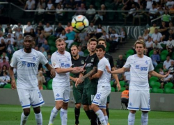 Два гола Смолова принесли победу "Краснодару" в домашнем матче с московским "Динамо"