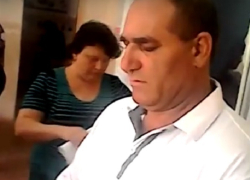 В Крымске вброс бюллетеней на избирательном участке попал на видео