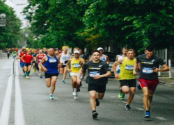 Из-за массового забега в Краснодаре частично перекроют движение