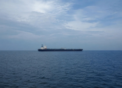 Танкер вспыхнул после новой атаки БПЛА на морской терминал в Краснодарском крае