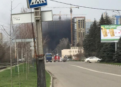 В Краснодаре горит строящееся здание