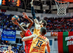 «Барселона» сравняла счет в четвертьфинальной серии с «Локомотивом-Кубань»