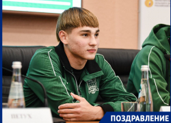 Защитник «Краснодара» Артем Хмарин отмечает особенный день