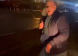 В Краснодаре пьяный водитель «Мерседеса» сбил охранника и вылетел в кювет
