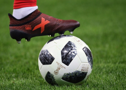 Сочинцы начали продавать автографы знаменитых футболистов