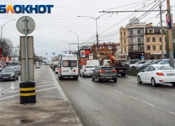 В Краснодаре образовались многокилометровые пробки на дорогах