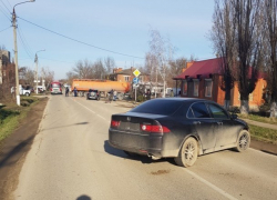  Пенсионер на велосипеде протаранил легковушку в Абинске 