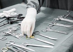 На Кубани врачи «вернули» девушке часть языка, взяв ткань предплечья 