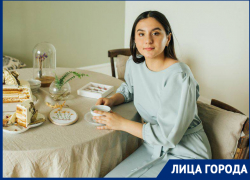 Моющие средства и бутылки: 17-летняя Санджа Османова превращает несъедобные предметы в невероятные торты